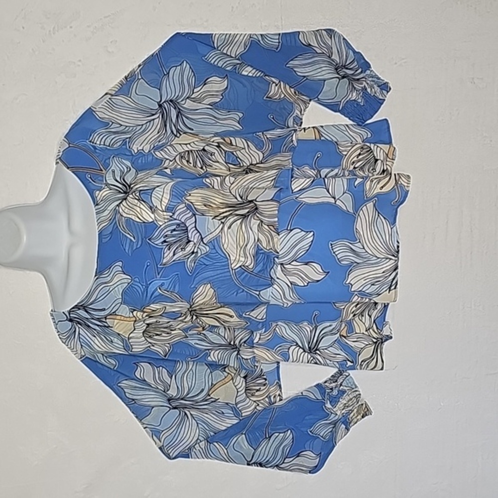 NWT Women's Floral Flowing Blue Blouse